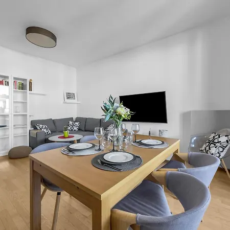 Apartamento Wilanów Area - Balcony&parking - By Rentujemy Varsóvia