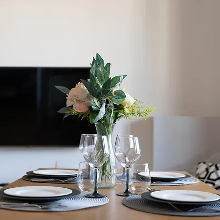Wilanow Area - Balcony & Parking - By Rentujemy Apartman