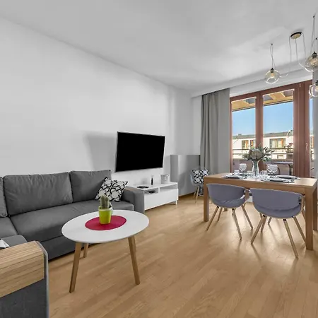 Wilanow Area - Balcony & Parking - By Rentujemy Apartman