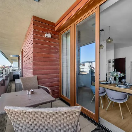 Wilanow Area - Balcony & Parking - By Rentujemy Apartman